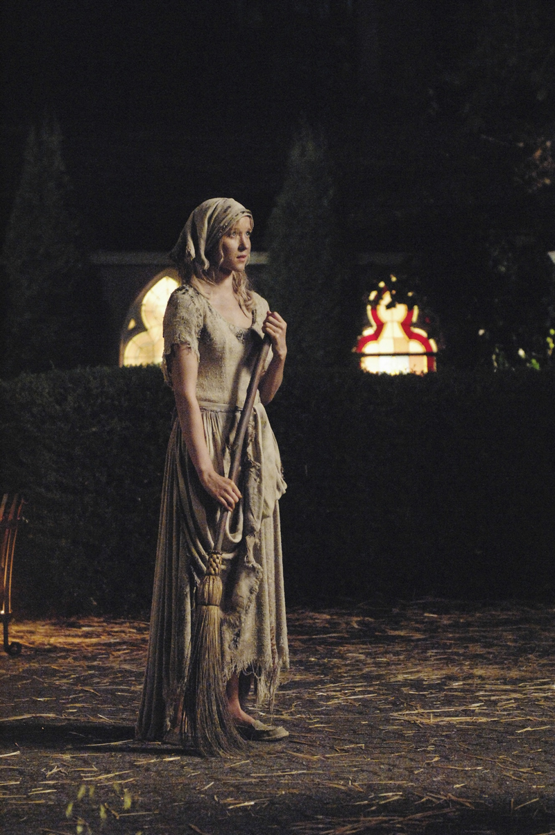 Illustration for article titled Once Upon a Time Episode 1.04 "The Price of Gold" Gallery